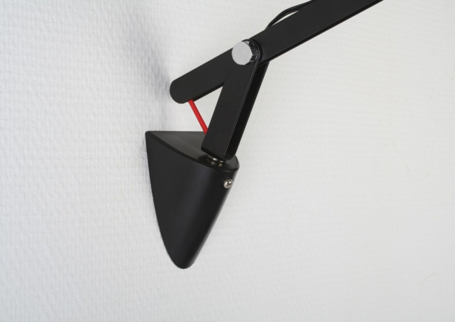 KD-821 C02 черный Настольная лампа на струбцине Camelion 13527