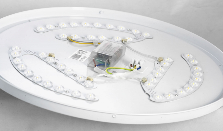 Потолочная светодиодная люстра с пультом д/у Lussole Lgo Moonlight LSP-8318