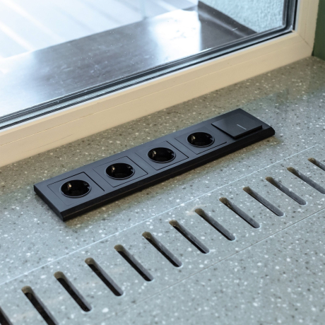 Розетка с заземлением и со шторками, без рамки Werkel черный матовый W1171108